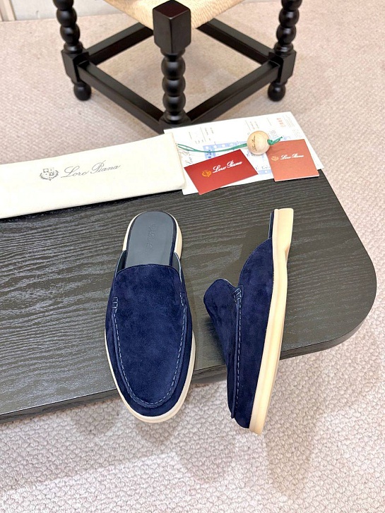Мужские замшевые шлёпанцы Loro Piana