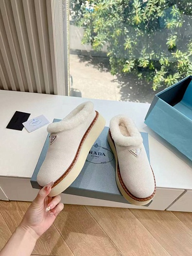 Женские белые ботинки сабо Prada   