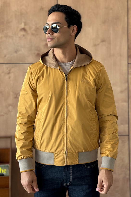 Мужская ветровка Loro Piana бежевого цвета