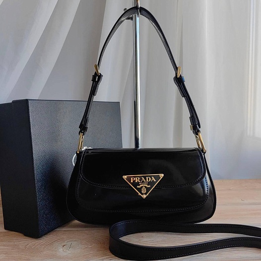 Женская сумка Prada Cleo из лакированной кожи 24x12 см (2 расцветки)   