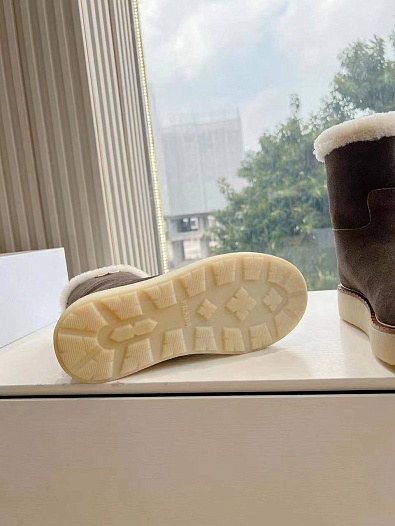 Женские замшевые ботинки с мехом Prada Suede Premium   