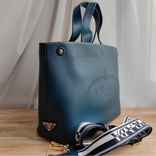 Кожаная сумка Prada 31x25 см   