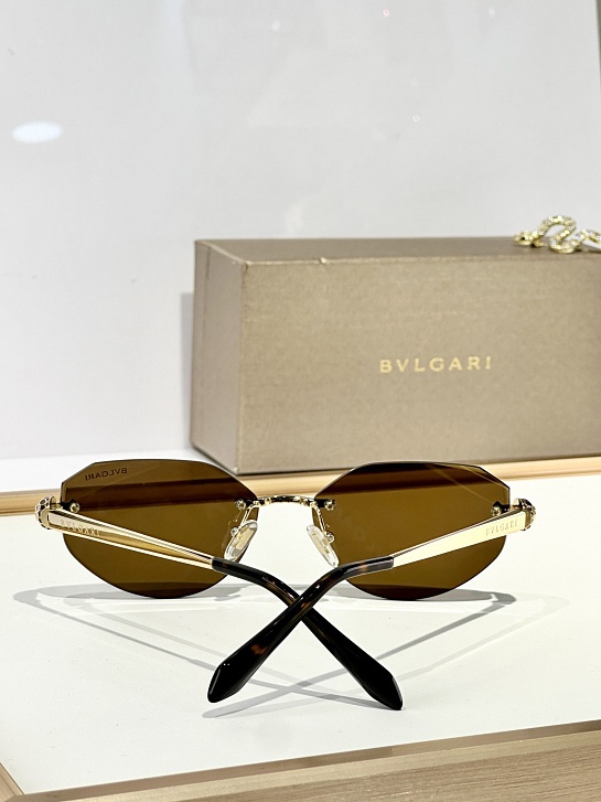 Солнцезащитные очки Bvlgari Serpenti