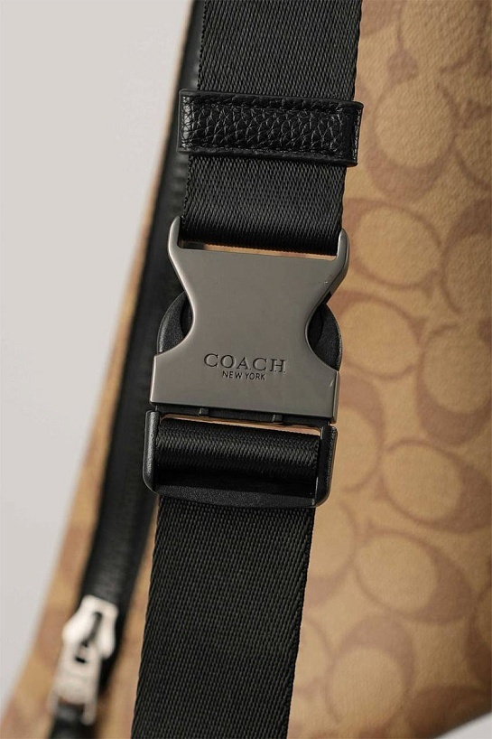 Кожаная сумка на пояс Coach x Jean Michel Basquiat Track