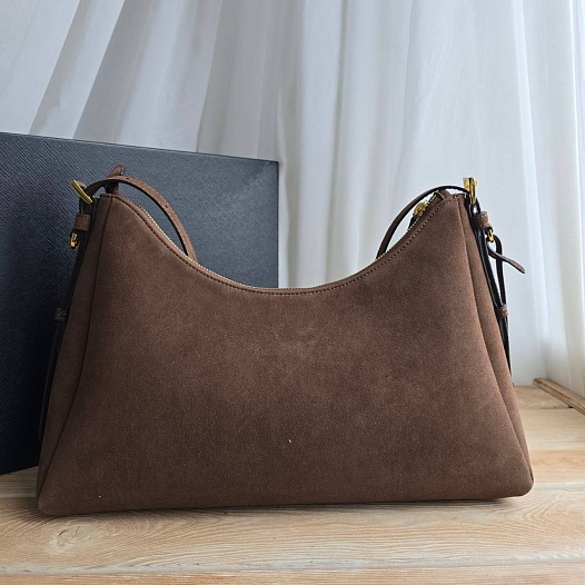 Замшевая сумка Prada 39x18 см   