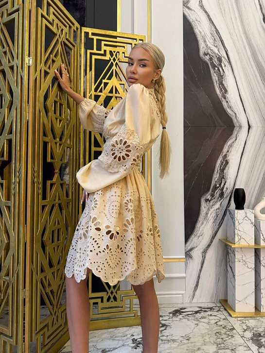 Женское бежевое платье Zimmermann с кружевами