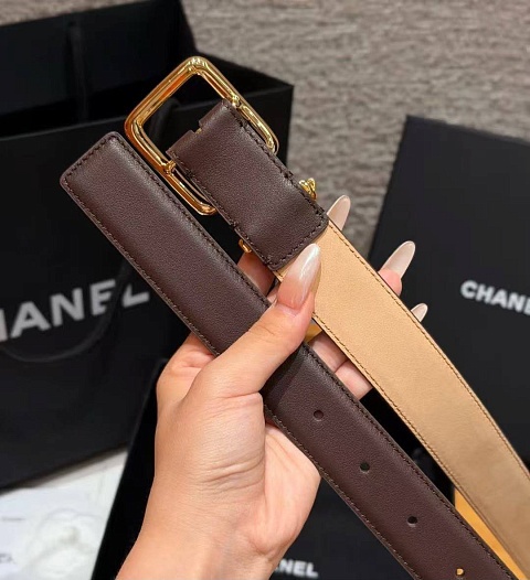 Кожаный ремень Chanel коричневого цвета   