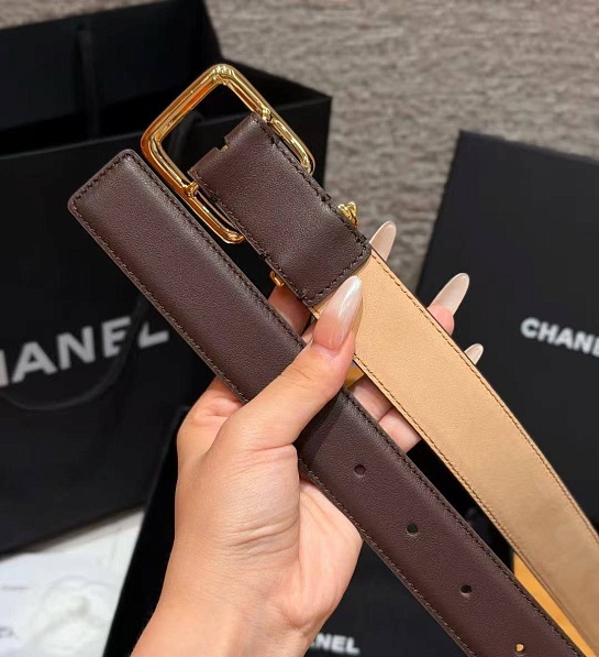 Кожаный ремень Chanel коричневого цвета