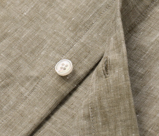 Льняная рубашка цвета хаки Kiton premium