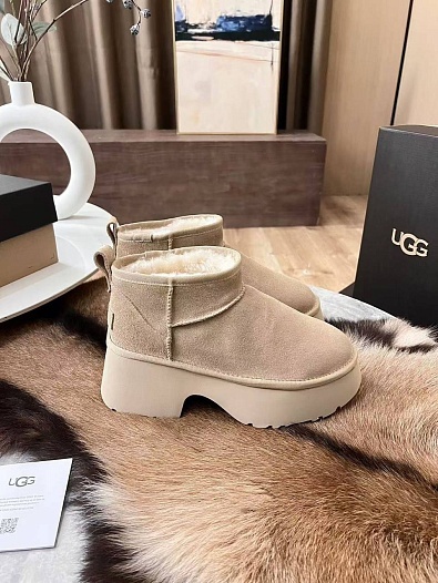 Женские замшевые ботинки UGG Heights - Beige   