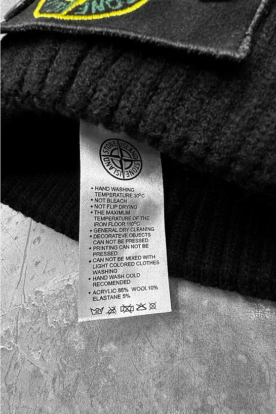 Шапка чёрного цвета Stone Island compass patch