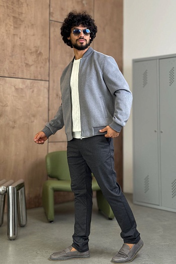 Мужской бомбер Hugo Boss серого цвета   