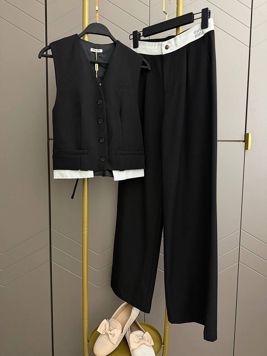 Женский чёрный костюм MIU MIU premium