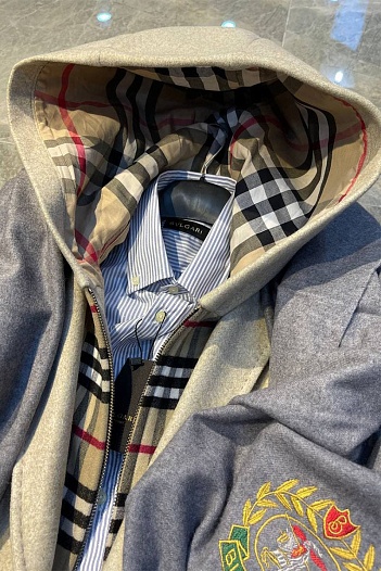 Бежевое мужское пальто Burberry London England logo-embroidered   