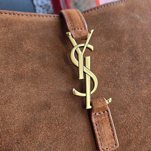 Женская замшевая сумка Yves Saint Laurent 25x13 см   