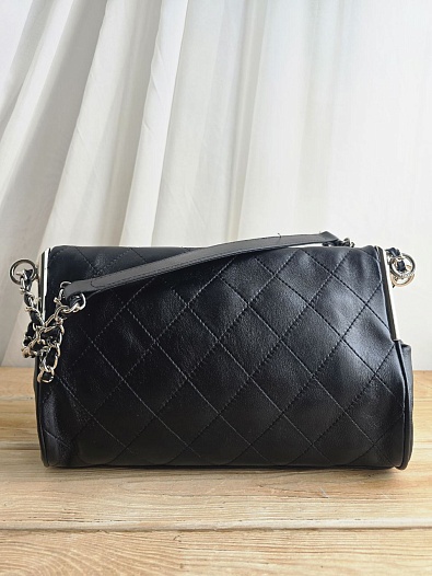 Кожаная сумка Chanel Ultimate Soft 30x19   