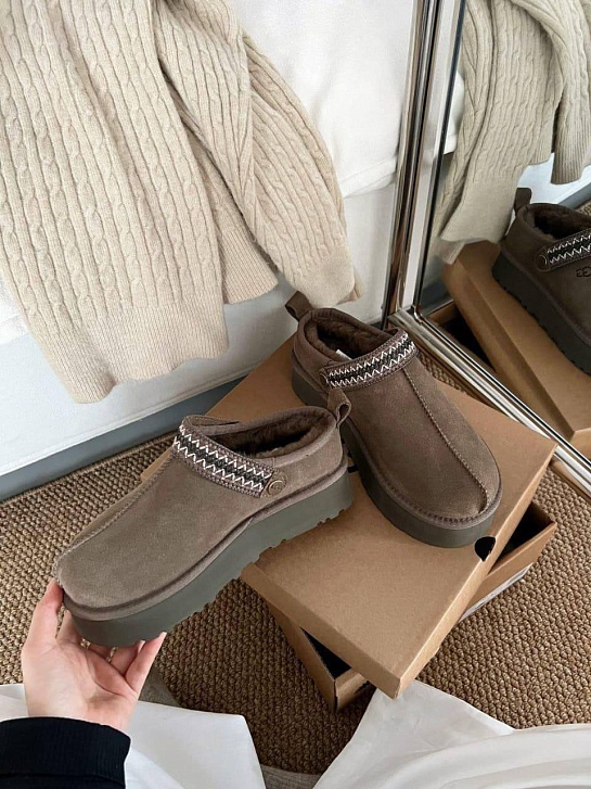 Замшевые женские слиперы с мехом UGG Lanah