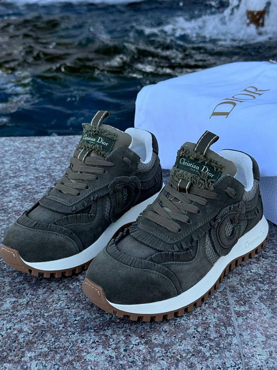 Женские кроссовки Dior C'EST