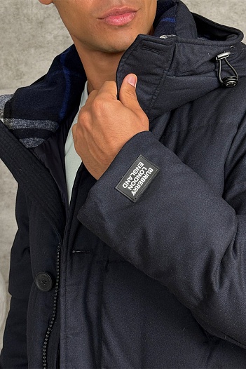 Мужской тёмно-синий пуховик Burberry logo-patch   