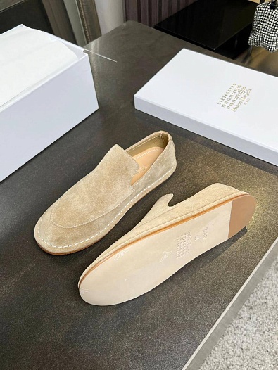 Замшевые женские лоферы Maison Margiela Premium - Beige   