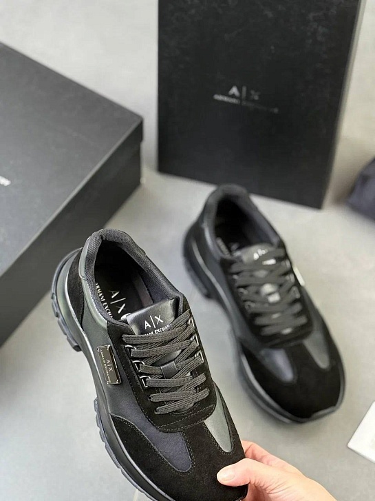 Кроссовки чёрного цвета Armani Exchange