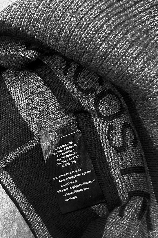 Мужская шапка Lacoste серого цвета