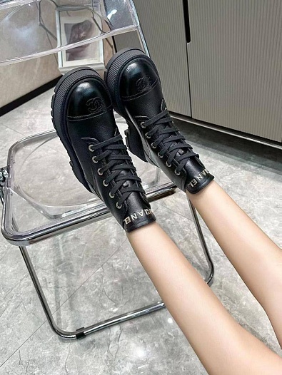 Женские ботинки чёрного цвета Chanel   
