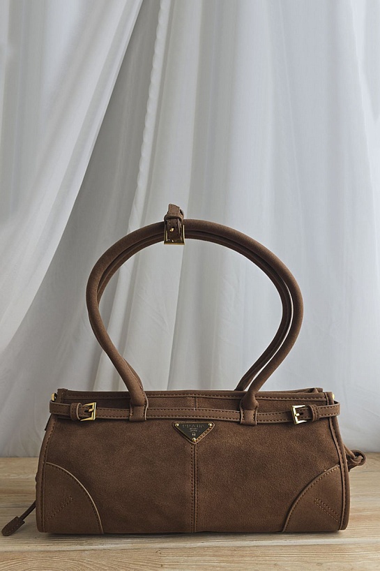 Замшевая сумка Prada Bonnie medium 32x14 см