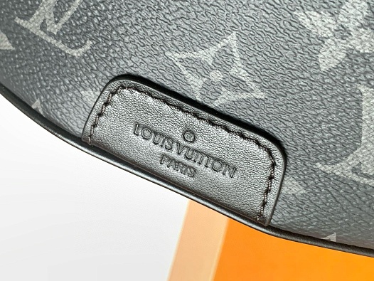 Кожаная сумка на пояс Louis Vuitton Discovery Premium 44x15x9 см   