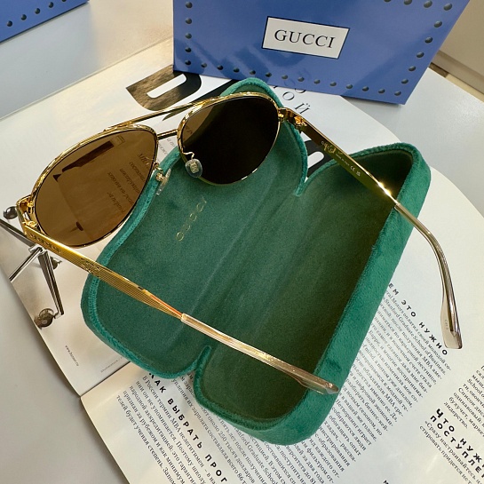 Солнцезащитные очки Gucci GG Monogram