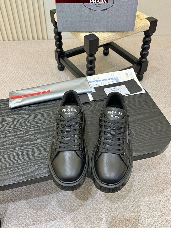 Мужские кожаные кроссовки Prada 