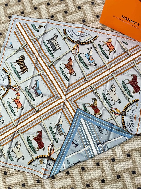 Платок Hermes Couvertures et Tenues de Jour premium 86x87 см