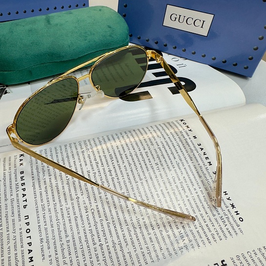 Солнцезащитные очки Gucci GG Monogram