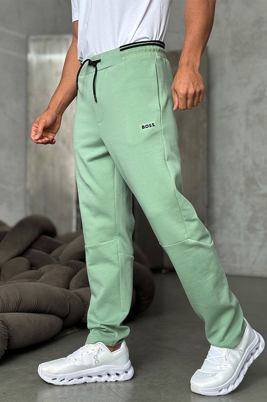 Спортивный костюм зелёного цвета Hugo Boss