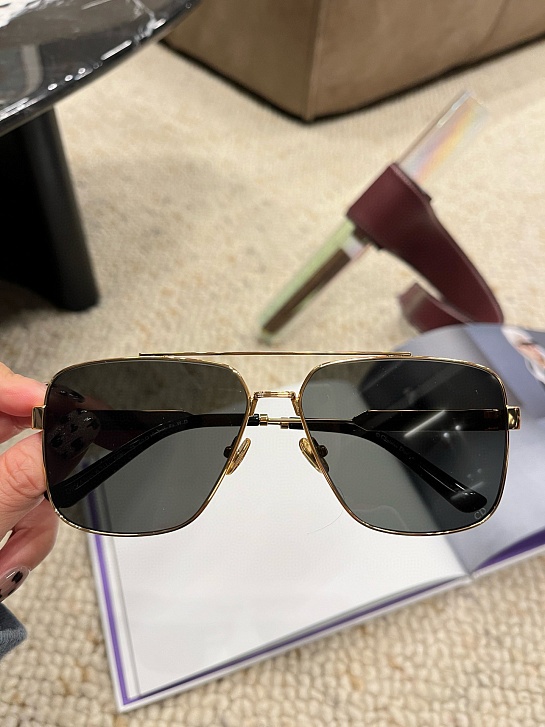 Солнцезащитные очки Dior