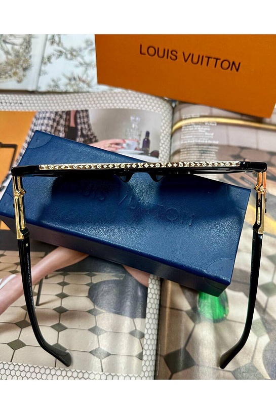 Солнцезащитные очки Louis Vuitton с синими линзами