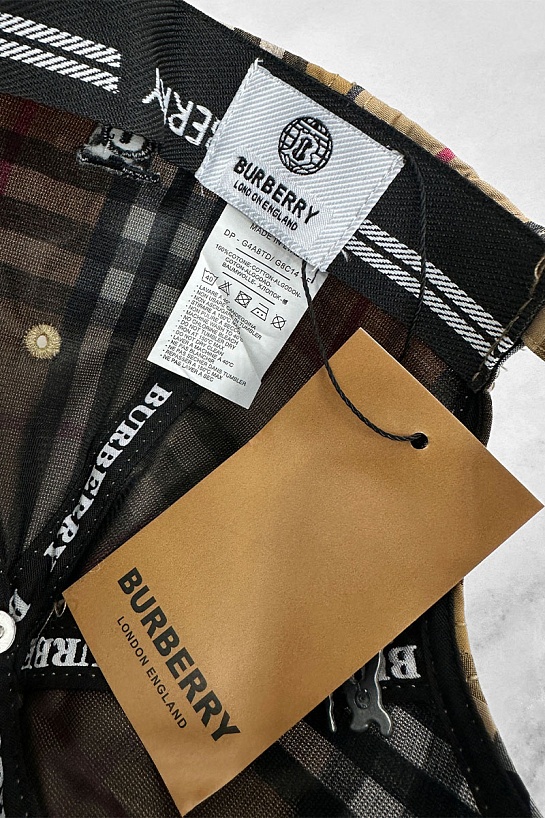 Бейсболка Burberry logo-patch - Black / Beige