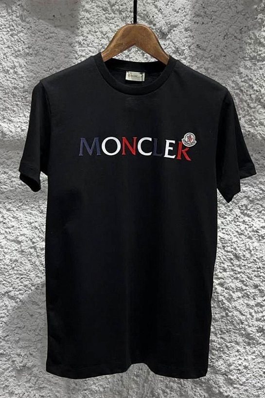 Мужская чёрная футболка Moncler colorful logo patch