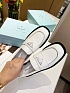 Женские кожаные лоферы Prada белого цвета