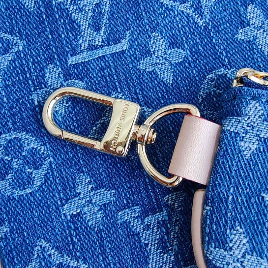 Женская сумка Louis Vuitton Trio Messenger 25x18 см