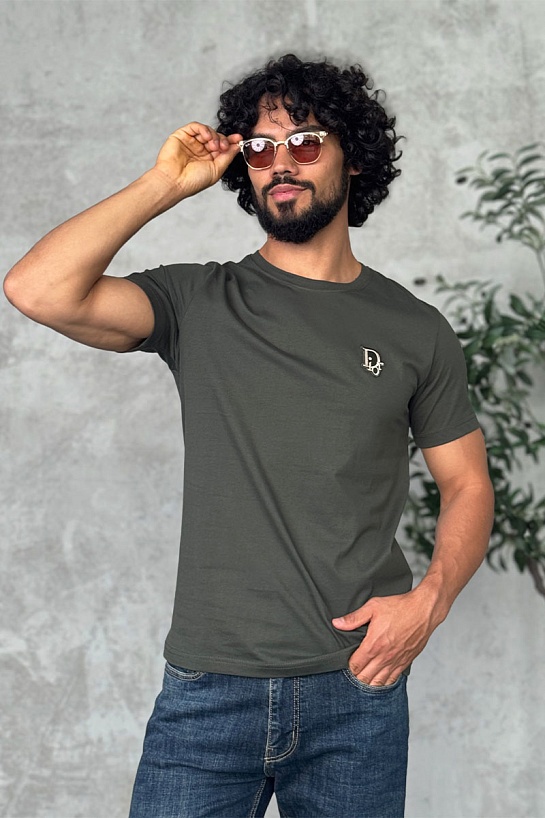 Тёмно-зелёная мужская футболка Dior embroidered logo