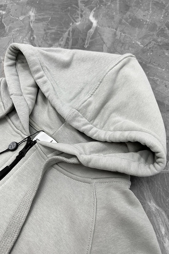Серая кофта на молнии Stone Island compass-patch