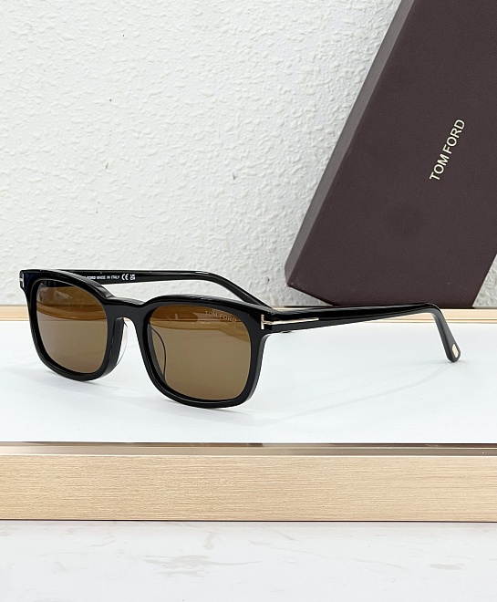 Солнцезащитные очки Tom Ford Miles