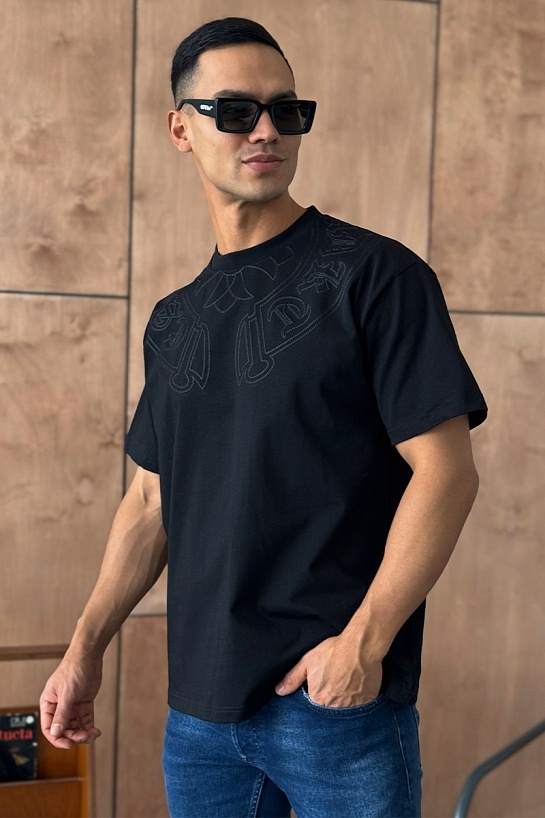 Чёрная оверсайз футболка Gothic logo