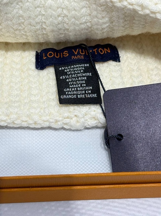 Шапка Louis Vuitton logo-embroidered - White