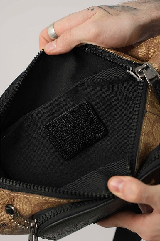 Кожаная сумка на пояс Coach x Jean Michel Basquiat Track