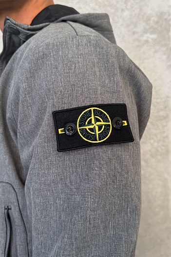 Мужская куртка серого цвета Stone Island compass-patch   