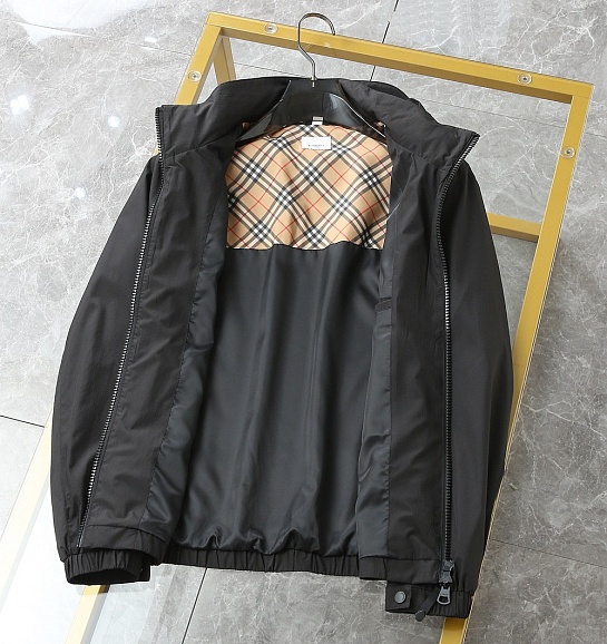 Мужская чёрная ветровка Burberry
