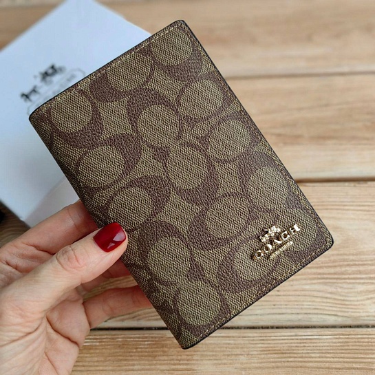 Кожаная обложка на паспорт Coach 14х9,5 см (3 расцветки)