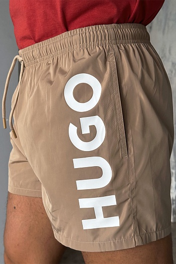 Мужские бежевые шорты Hugo Boss   